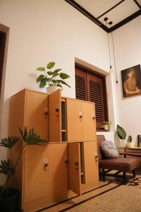 Semeru Hostel Malang (Adults Only) Exterior photo