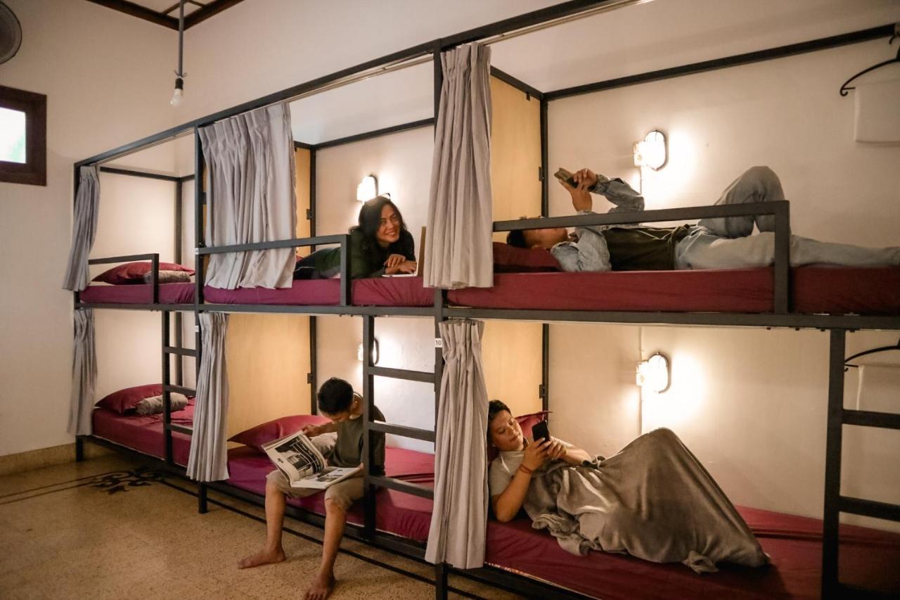 Semeru Hostel Malang (Adults Only) Exterior photo