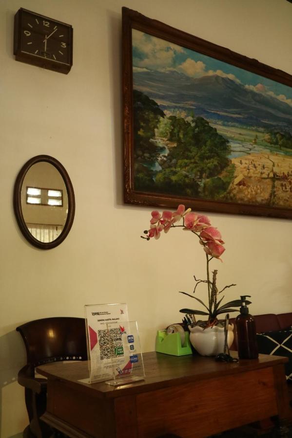 Semeru Hostel Malang (Adults Only) Exterior photo