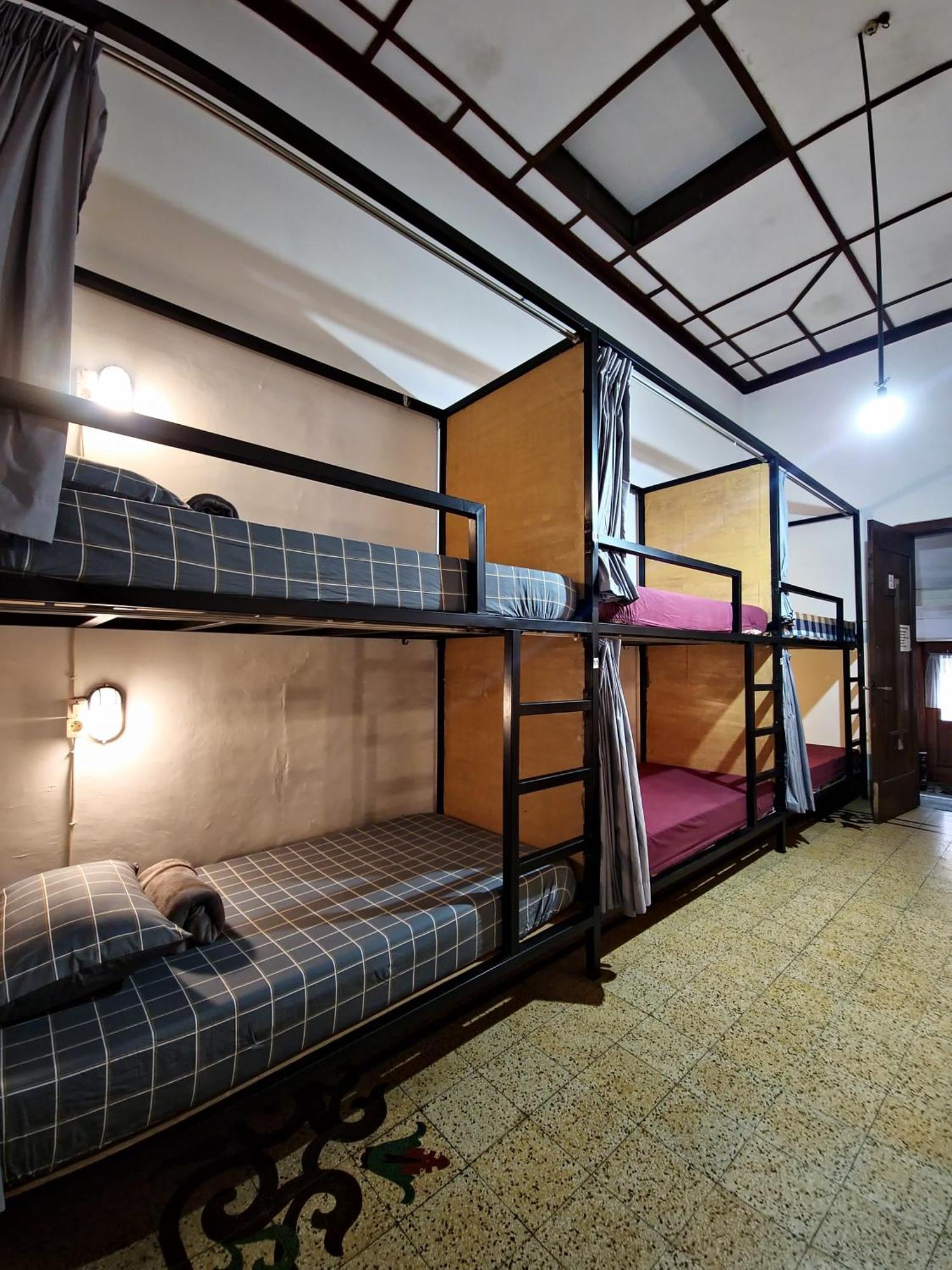Semeru Hostel Malang (Adults Only) Exterior photo